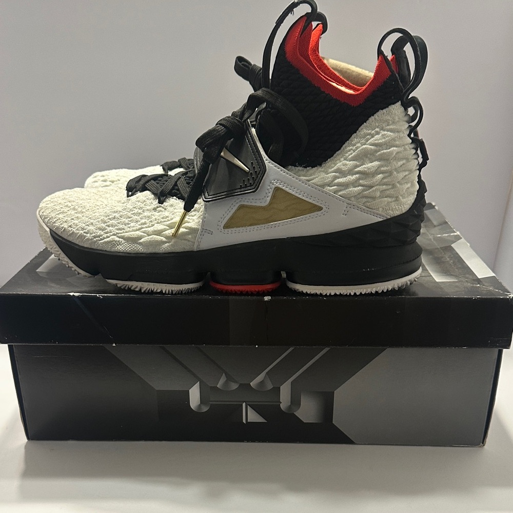 LeBron XV prime nwt